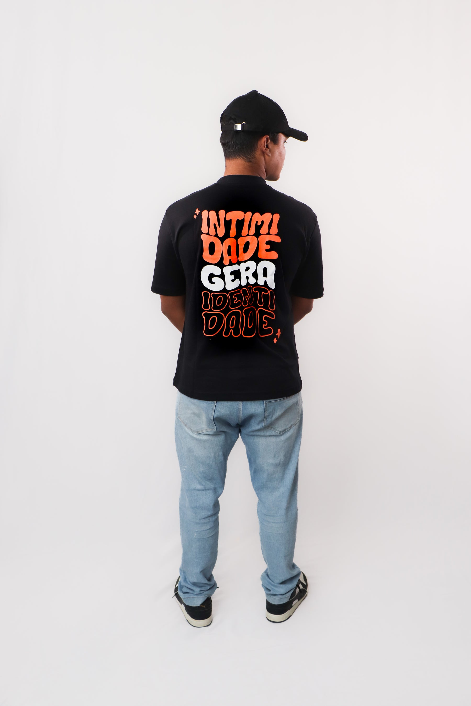 CAMISETA PRETA INTIMIDADE